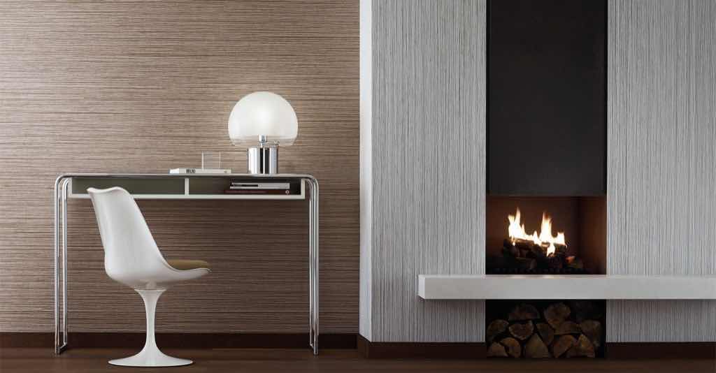 Tapete in traditioneller Technik der Kettfaden-Kaschierung. Das unregelmäßige Spiel der Fäden macht den besonderen Unikat-Charakter dieser Tapete aus. Im abschließenden vollflächigen Druck bekommt PAPYRO einen zusätzlichen Farbeffekt.
Tapete in traditioneller Technik der Kettfaden-Kaschierung. Das unregelmäßige Spiel der Fäden macht den besonderen Unikat-Charakter dieser Tapete aus. Im abschließenden vollflächigen Druck bekommt PAPYRO einen zusätzlichen Farbeffekt.