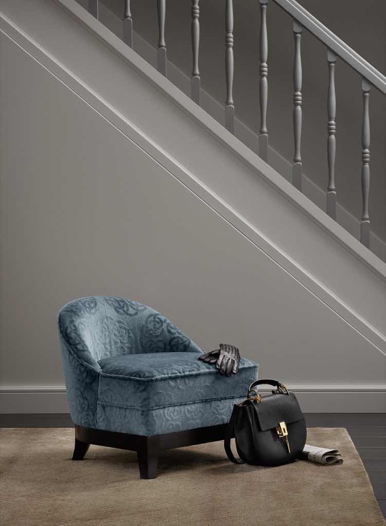 Der Flor stammt aus den Viskosegarnen der Kette. Somit entsteht beinahe der Eindruck eines Uni-Artikels mit erhabenem gleichmäßigem Dessin. Die hohe Strapazierfähigkeit und die frische Farbigkeit machen TARQUINIO zu einem besonders eleganten Bezugstoff. Der Flor stammt aus den Viskosegarnen der Kette. Somit entsteht beinahe der Eindruck eines Uni-Artikels mit erhabenem gleichmäßigem Dessin. Die hohe Strapazierfähigkeit und die frische Farbigkeit machen TARQUINIO zu einem besonders eleganten Bezugstoff.