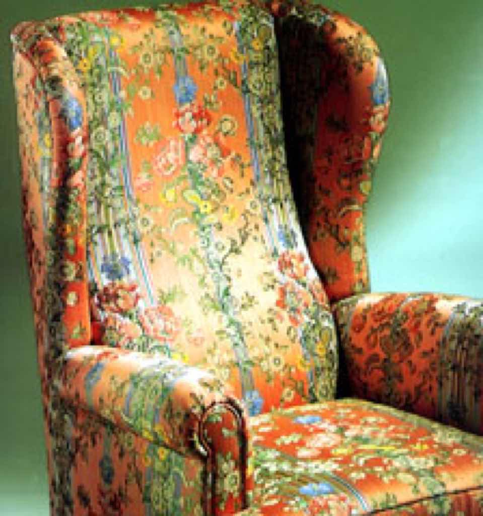 Hochwertiger jacquardgewebter Velours de Gênes, dessen Grundgewebe gemustert ist. Das meist florale, ornamentartige Muster ist von Velours umgeben. Hochwertiger jacquardgewebter Velours de Gênes, dessen Grundgewebe gemustert ist. Das meist florale, ornamentartige Muster ist von Velours umgeben.