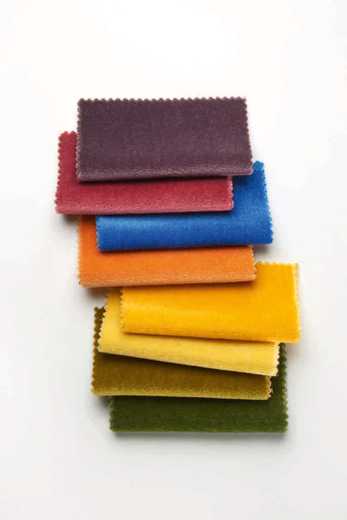 Dieser schimmernde Angora-Mohair ist einzigartig mit seinem weichen Flor und der seidenartigen Textur. Ein ganz besonderer Polsterstoff und „key-piece“ der Kollektion in Haptik und farblicher Ausstrahlung. Dieser schimmernde Angora-Mohair ist einzigartig mit seinem weichen Flor und der seidenartigen Textur. Ein ganz besonderer Polsterstoff und „key-piece“ der Kollektion in Haptik und farblicher Ausstrahlung.