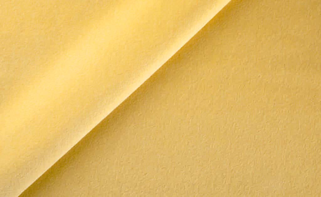 Dieser schimmernde Angora-Mohair ist einzigartig mit seinem weichen Flor und der seidenartigen Textur. Ein ganz besonderer Polsterstoff und „key-piece“ der Kollektion in Haptik und farblicher Ausstrahlung. Dieser schimmernde Angora-Mohair ist einzigartig mit seinem weichen Flor und der seidenartigen Textur. Ein ganz besonderer Polsterstoff und „key-piece“ der Kollektion in Haptik und farblicher Ausstrahlung.