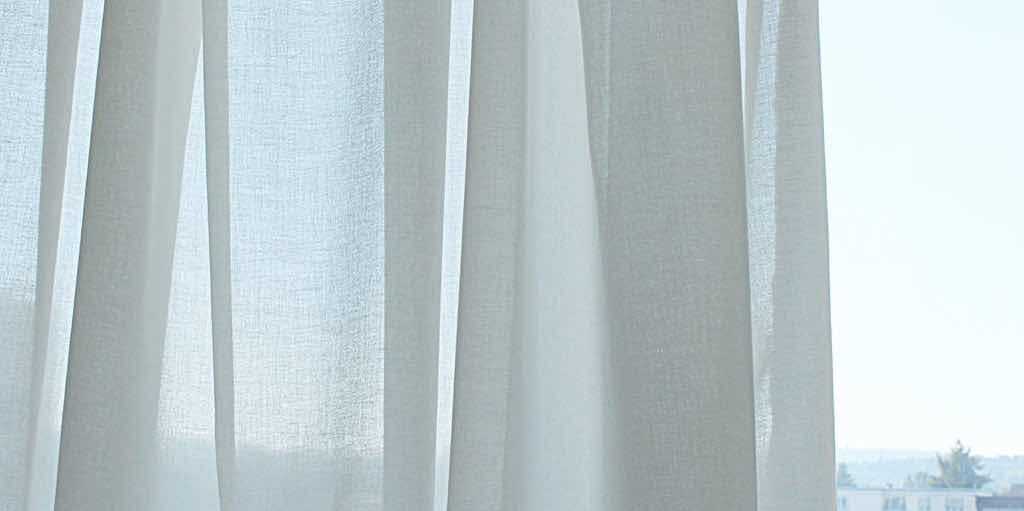 Vorhangstoff XENON; feiner leichter Baumwoll-Krepp.
Vorhangstoff XENON; feiner leichter Baumwoll-Krepp.